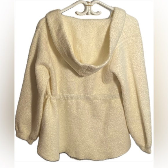 Woolen Jacket - Picture 3 of 4